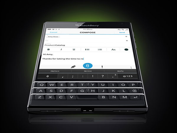 BlackBerry Passport пользуется высоким спросом у потребителей