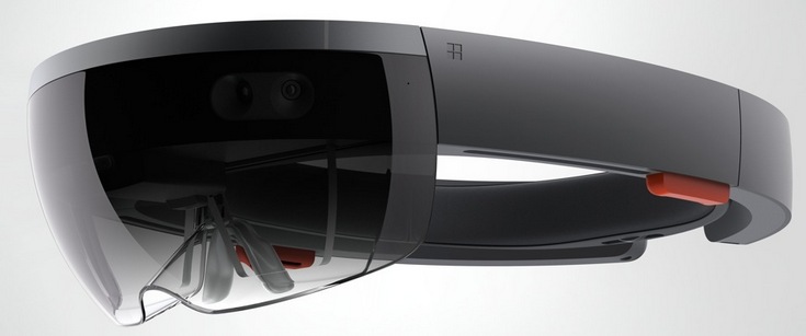 Первые устройства Microsoft HoloLens найдут своих владельцев в течение года