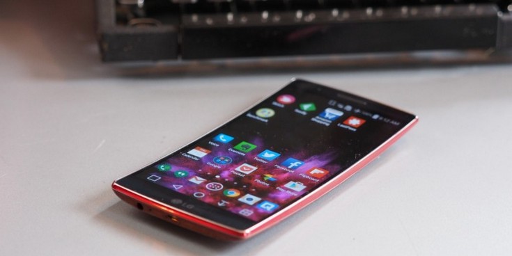 LG может выпустить более доступный смартфон с изогнутым дисплеем