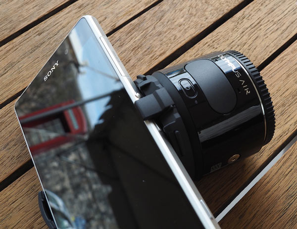 Olympus Air — камера, присоединяемая к смартфону и рассчитанная на объективы системы Micro Four Thirds 