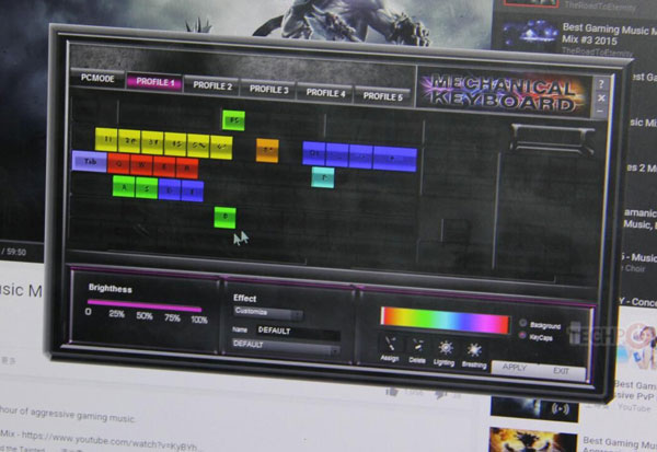 Игровая клавиатура Rosewill Mabelode RGB 100 оснащена полноцветной подсветкой