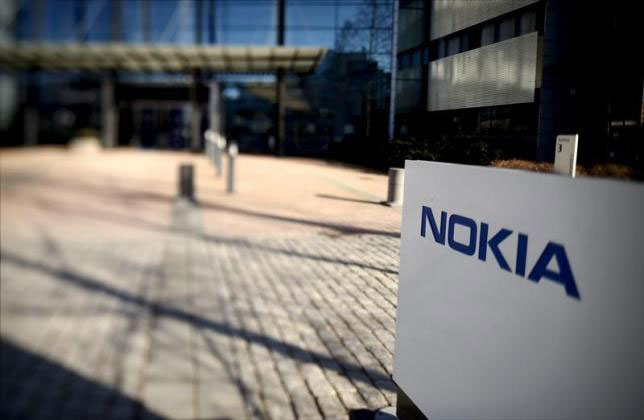 В 2014 году компания Nokia продала компании Microsoft подразделение, занятое выпуском мобильных устройств
