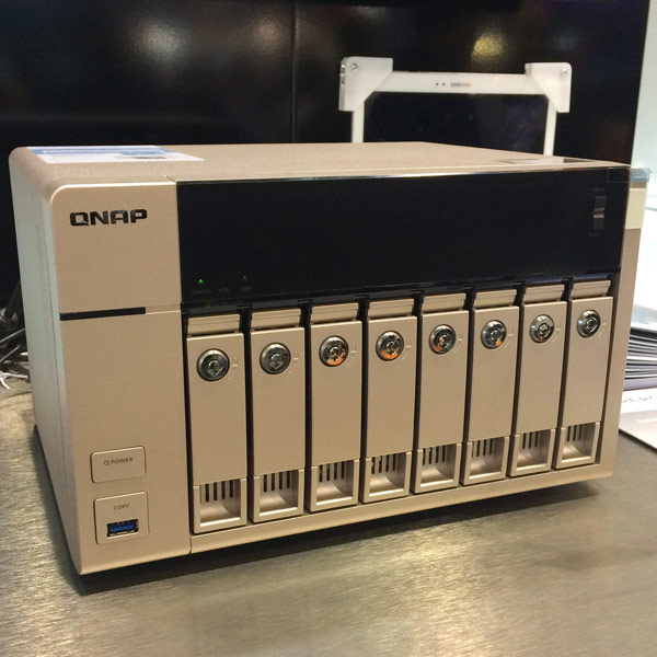 Сетевые хранилища серии QNAP TVS-x63+ предложены в золотистом варианте цветового оформления