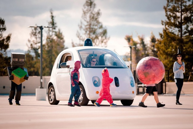 При виде детей беспилотные автомобили Google будут двигаться в режиме повышенной осторожности