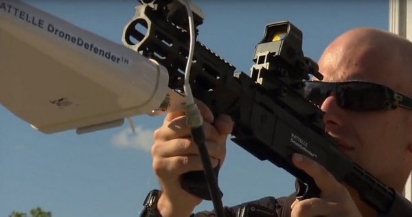 Battelle представила винтовку DroneDefender для устранения дронов