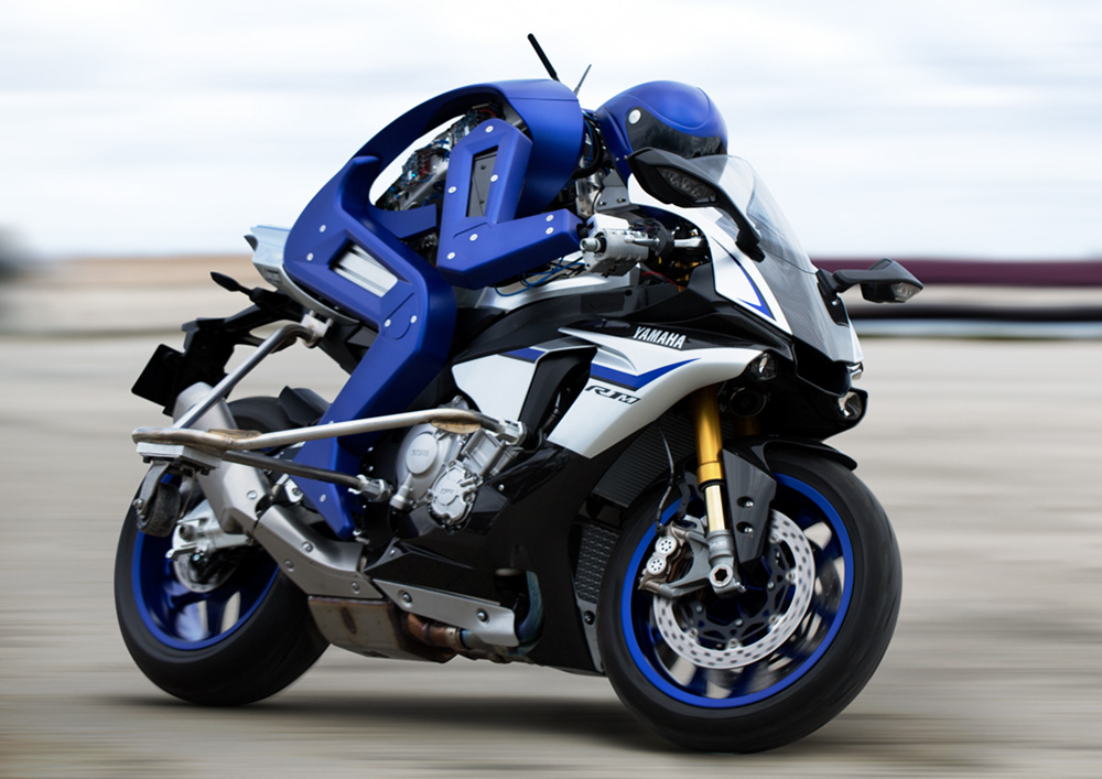 Робот Yamaha Motobot бросил вызов Валентино Росси