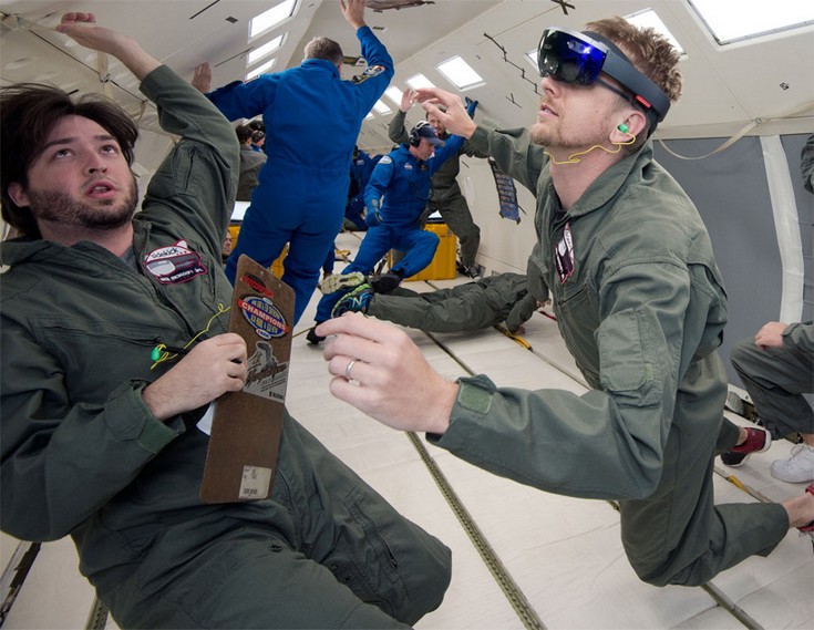 Шлемы HoloLens могут отправиться на МКС 3 декабря