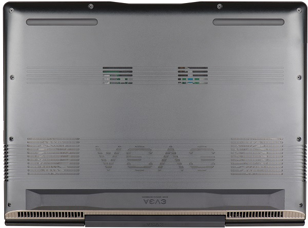 Ноутбук EVGA SC17 оснащен кнопкой Clear CMOS для обнуления результатов экспериментов