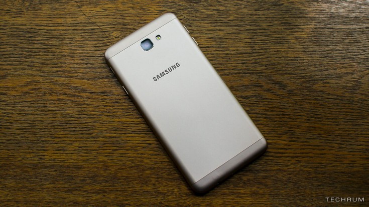 Смартфон Samsung Galaxy J7 Prime получил экран Full HD