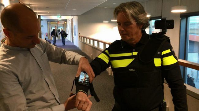 Полиция Нидерландов следом за орлами возьмет на вооружение Microsoft HoloLens