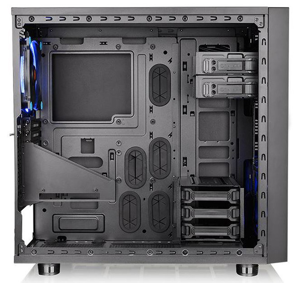 Thermaltake Core X31 Tempered Glass Edition