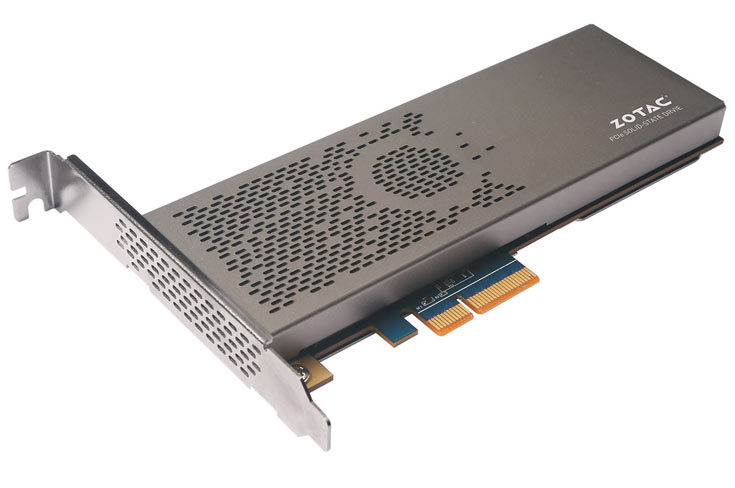 В накопителе используется процессор Phison и флэш-память MLC NAND