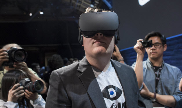 Oculus Rift не успевает отгружать гарнитуры виртуальной реальности из-за нехватки компонентов