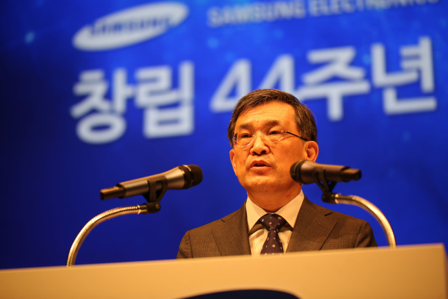 Samsung продолжает наращивать производство панелей AMOLED