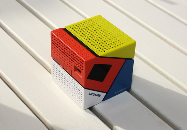 Беспроводной DLP-проектор в форме куба со стороной 62 мм Doogee Smart Cube P1 доступен за $169