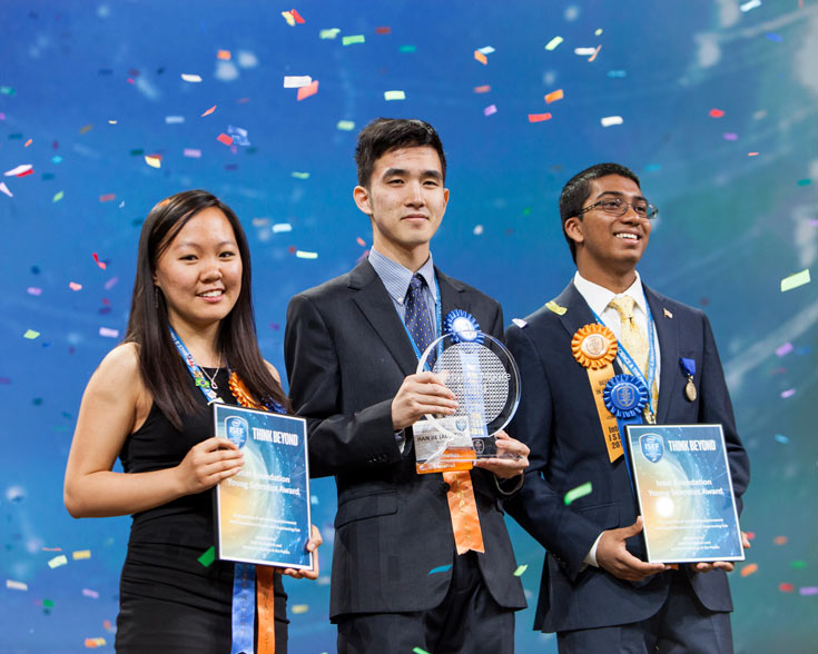 За первое место 18-летний микробиолог получил приз в размере $75 000