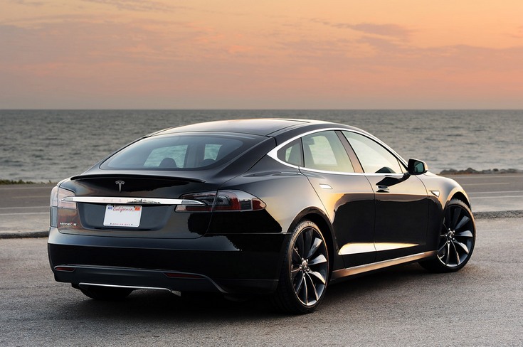 Базовая версия Tesla Model S станет дороже на 2000 долларов