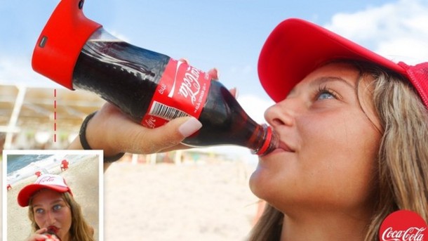 Coca-Cola выпустила аксессуар, превращающий обычную бутылку в селфи-бутылку