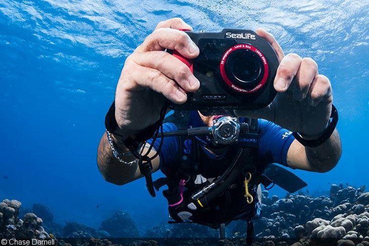 Камера для подводной съемки SeaLife DC2000 выдерживает погружения на глубину до 60 м