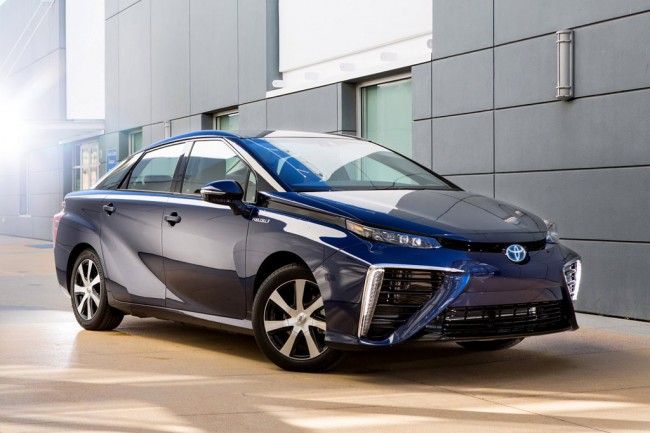 Toyota и Mazda собираются выпускать электрические авто