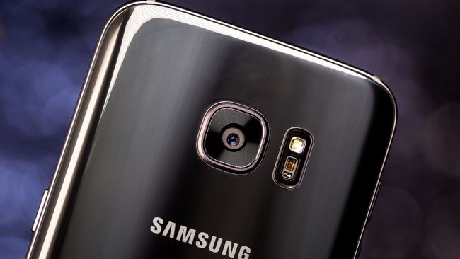 Смартфон Samsung Galaxy S8 может получить отдельную кнопку для системы искусственного интеллекта 