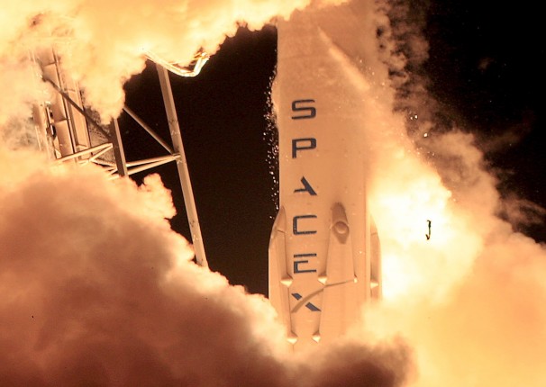 SpaceX допускает версию диверсии в истории со взрывом своей ракеты