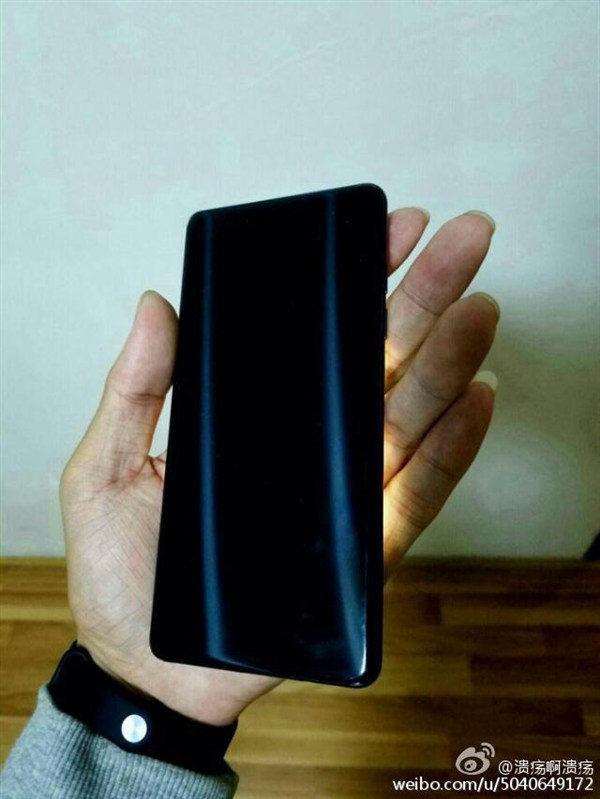 Фотографии смартфона Xiaomi Mi Note 2 демонстрируют изогнутый дисплей и подтверждают дату анонса