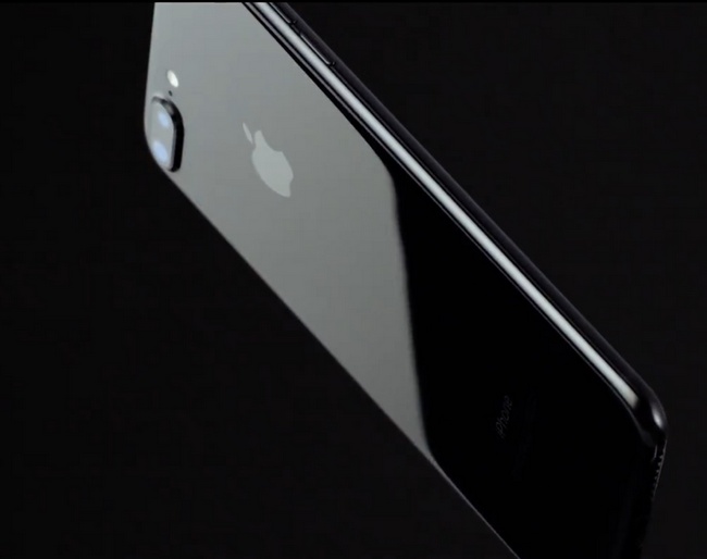 Apple озвучила причины, по которым она удалила разъем 3,5 мм из iPhone 7