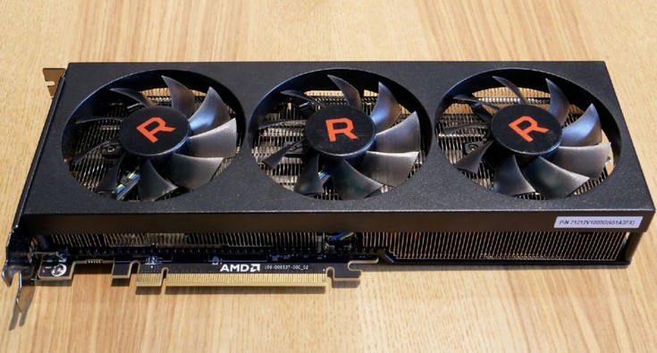 Radeon RX Vega 56 могла бы получить СО с тремя вентиляторами