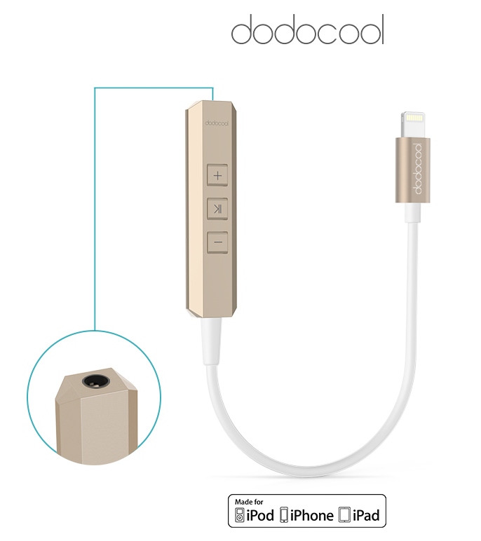 Адаптер Dodocool DA123 с разъемами Lightning и 3,5 мм имеет блок управления на проводе