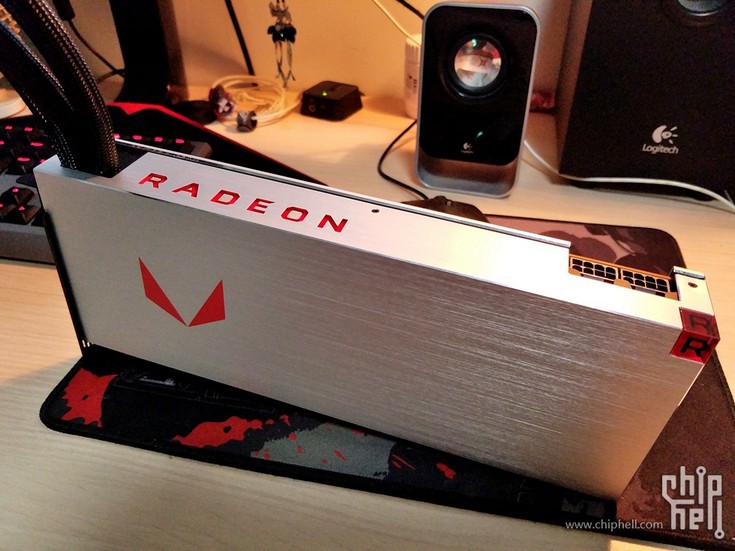 Появились снимки Sapphire Radeon RX Vega 64 с ЖСО