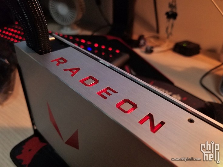 Появились снимки Sapphire Radeon RX Vega 64 с ЖСО