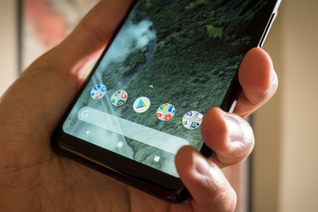 Google решает проблему с замедленным сканером отпечатков пальцев смартфона Pixel 2 XL 