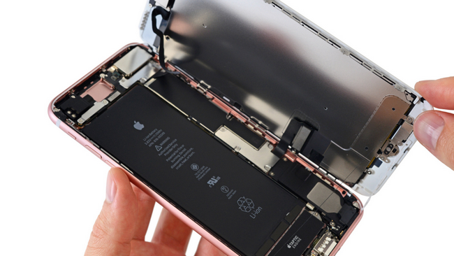 Apple будет бороться с законом, который позволит всем желающим ремонтировать iPhone