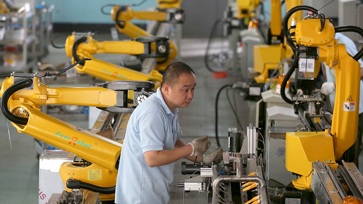 С 2013 года Китай является крупнейшим потребителем промышленных роботов