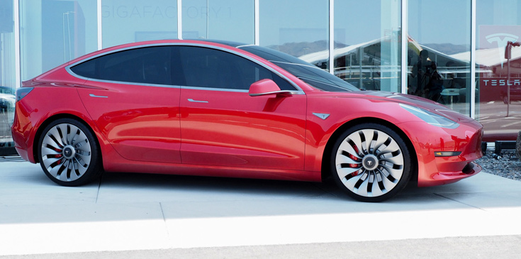 К декабрю объем выпуска Tesla Model 3 должен достичь 20 000 штук в месяц