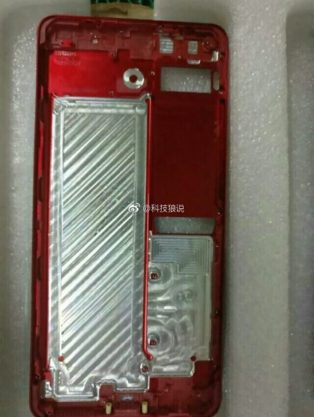 Опубликованы фотографии задней панели смартфона Meizu Pro 7