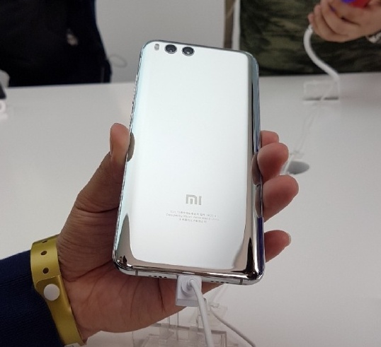 Смартфон Xiaomi Mi 6 Silver Edition вряд ли поступит в продажу