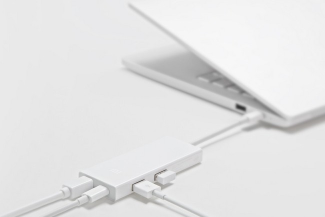 Xiaomi выпустила адаптер с разъемами Mini DisplayPort, USB-C и двумя USB-A