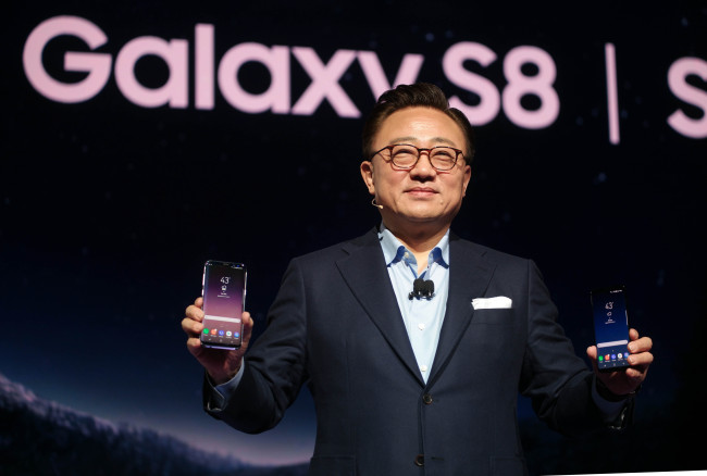 Ожидается, что Samsung Galaxy S8 будет включать не только Bixby, но и Google Assistant