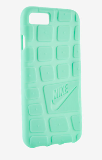 Nike выпустила чехлы Air Force 1 и Rosche для iPhone 7
