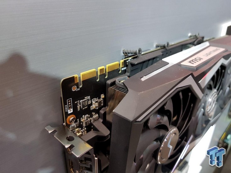 Появились фото адаптера MSI GeForce GTX 1080 Ti Lightning Z 