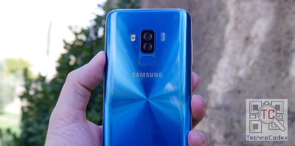 Первая реальная фотография смартфоны Samsung Galaxy S9 демонстрирует вертикальную сдвоенную камеру 