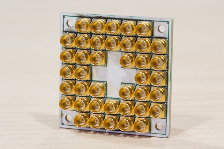Intel создала микросхему для квантовых вычислений, состоящую из 17 кубитов