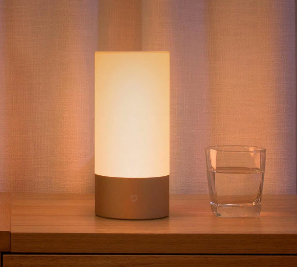 Умный светильник Xiaomi Bedside Lamp предлагается за 38 долларов