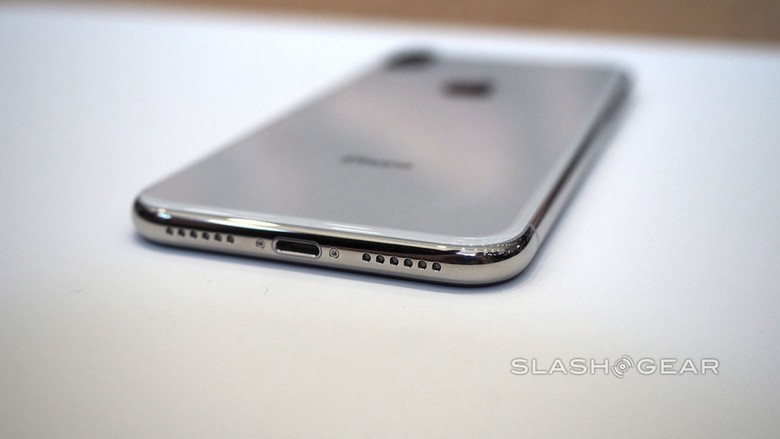 Apple iPhone X теперь можно рассмотреть живьём