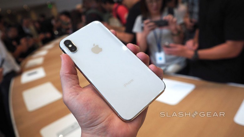 Apple iPhone X теперь можно рассмотреть живьём