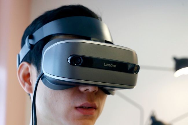 Гарнитура смешанной реальности Lenovo Explorer оценена в $350