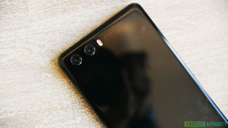 Huawei P20 не получит тройной камеры