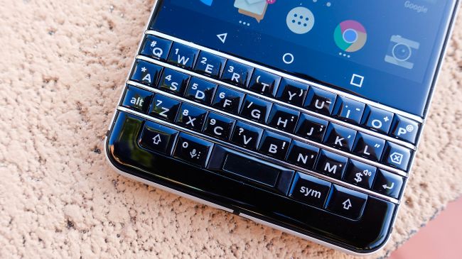 В 2017 году продано 850 тыс. смартфонов BlackBerry